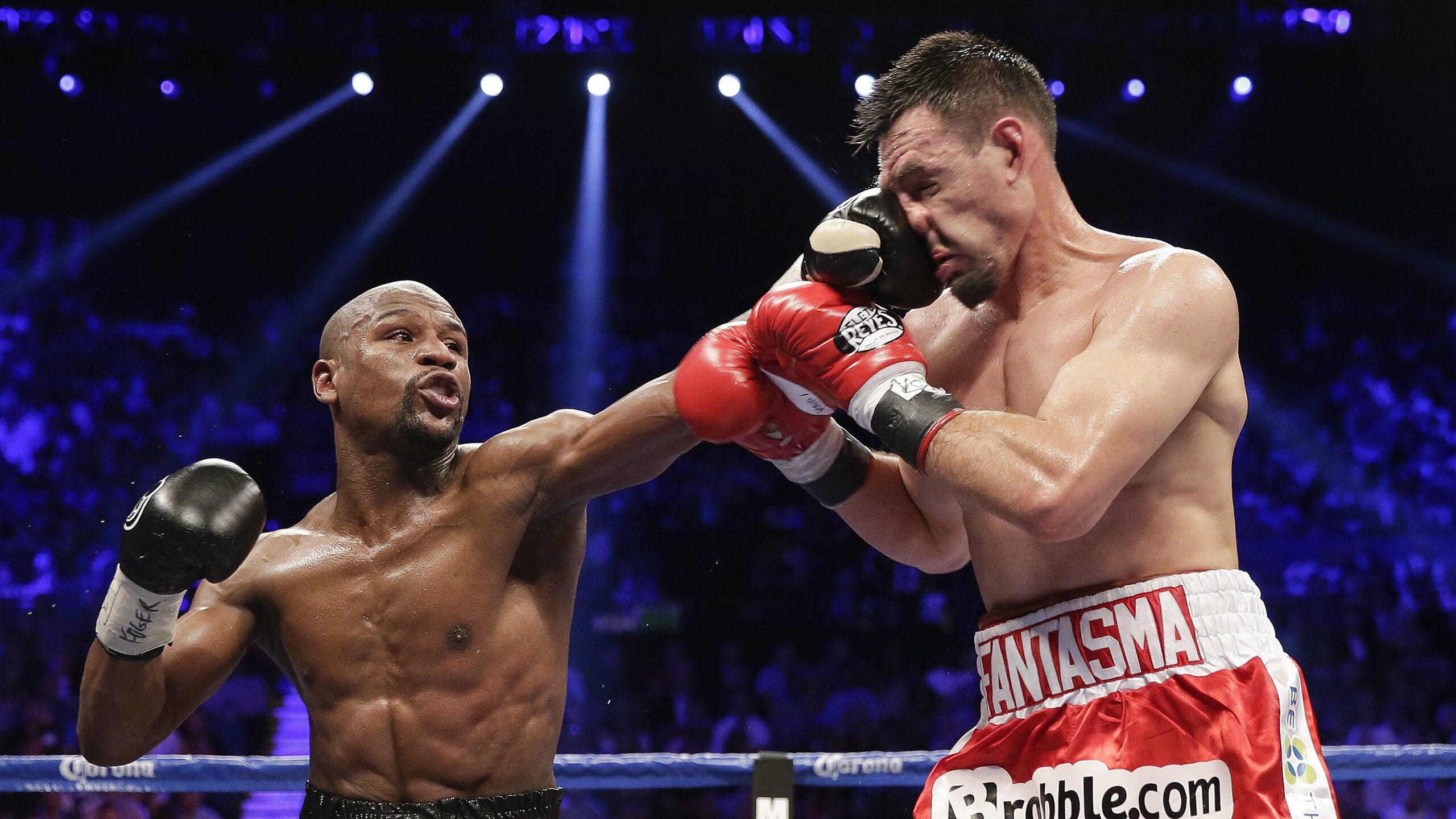 球星公益之旅走进学校，激励青少年参与体育，体育明星公益