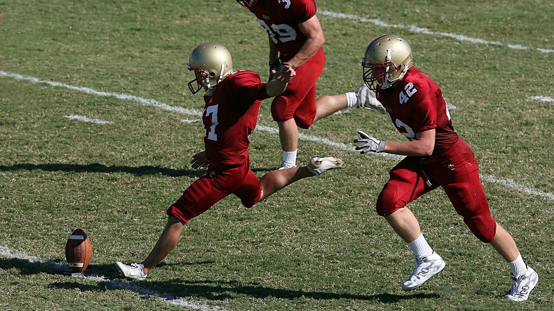 苏炳添谈跑道材质对成绩影响明显，苏炳添途中跑步幅